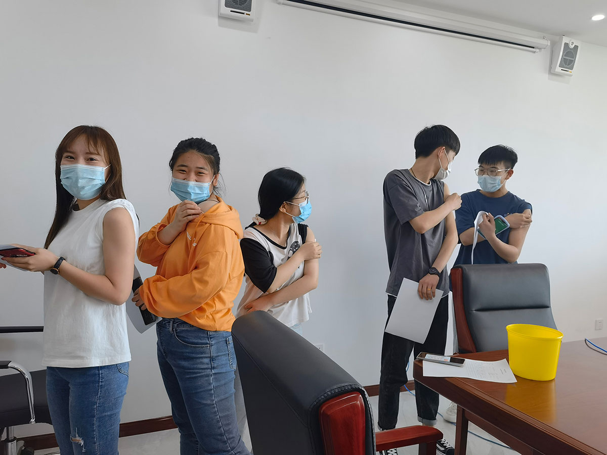 疼么，不疼，甚至有點(diǎn)想笑.jpg
